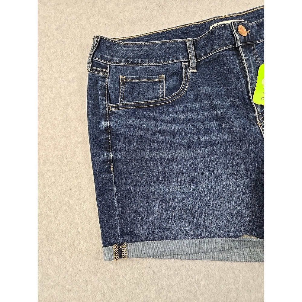 So Brand Womens Size 16 Midi Denim Cuffed Jean Shorts Blue NWT - Picture 2 of 6